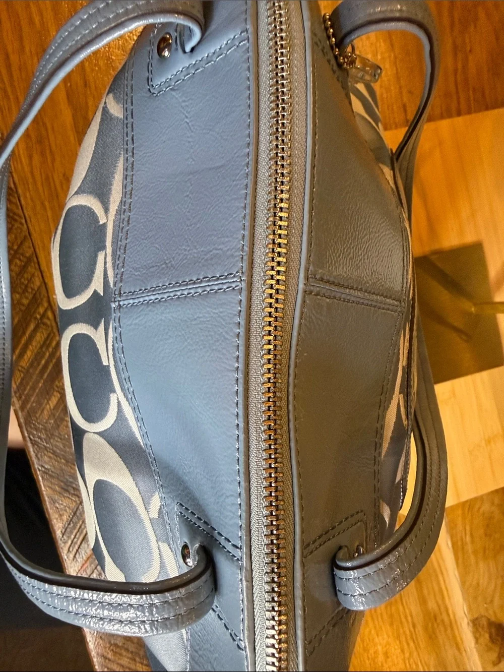 Coach F18335 Laura Op Art Tote Blue Patent Leather Signature EUC Large